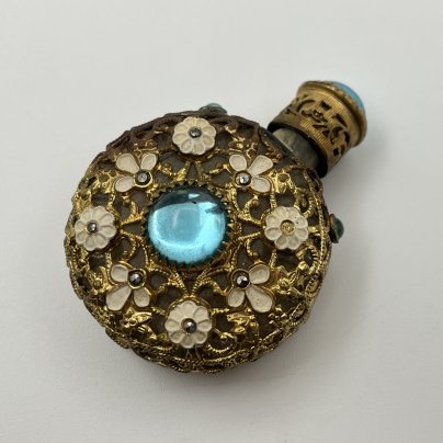 Флакон парфюмерный в ажурной оплётке с цветочным декором, стекло, латунь, эмали, Jablonex (Яблонекс), Чехословакия, 1950-1980 гг.