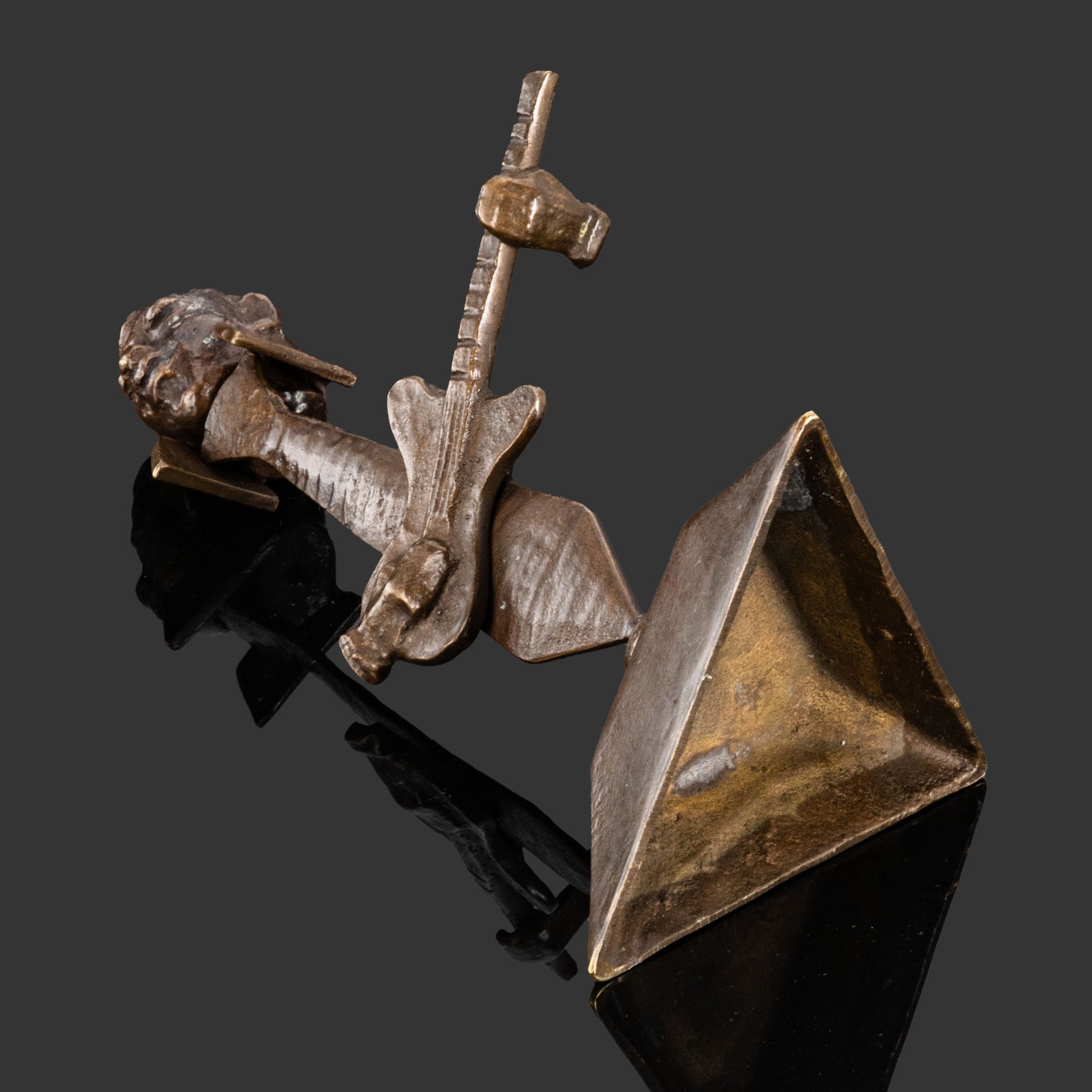 Статуэтка "Гитарист" ("Музыкант"), бронза, литье