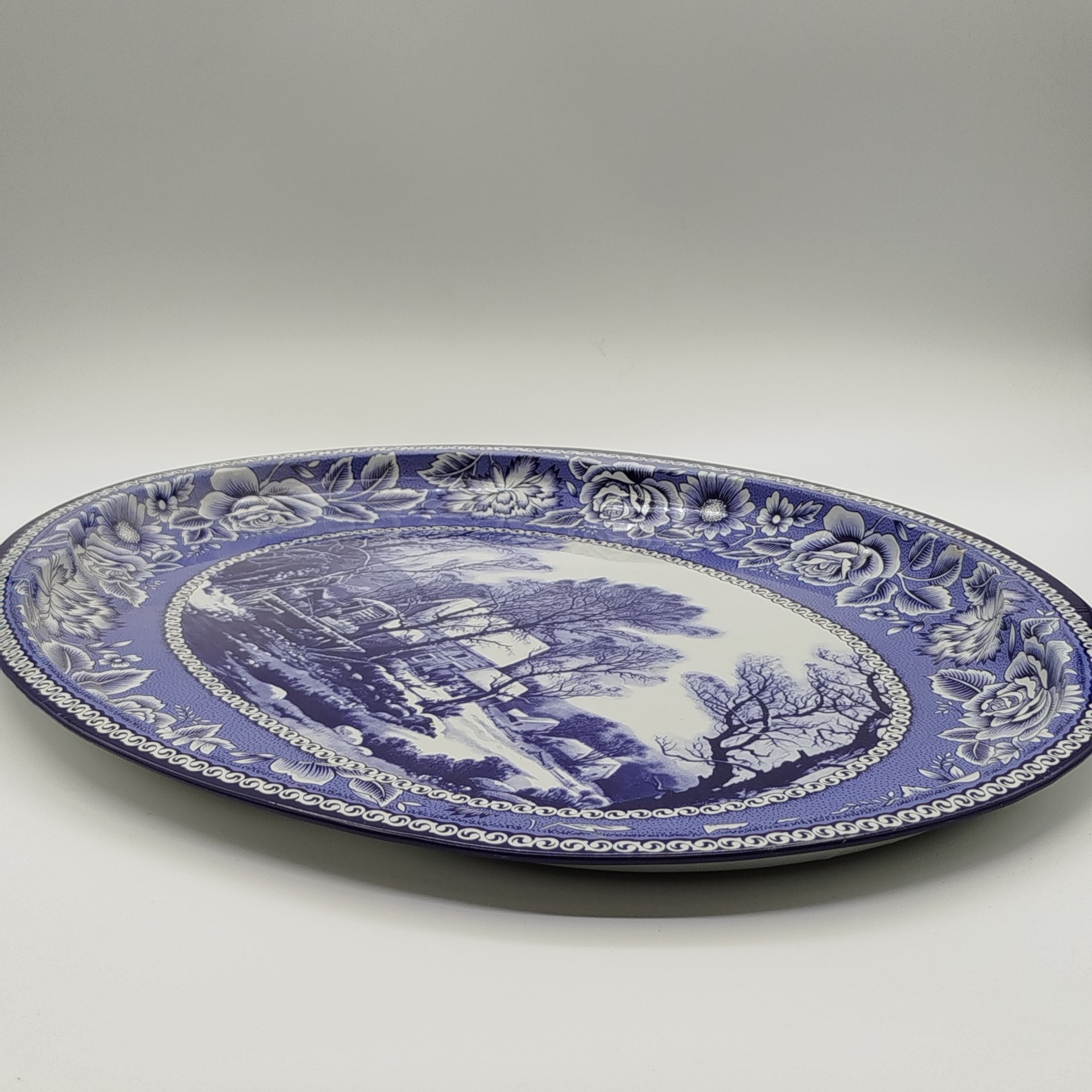 Поднос с пейзажным изображением, металл, деколь, Российская Федерация, 1991-2015 гг.