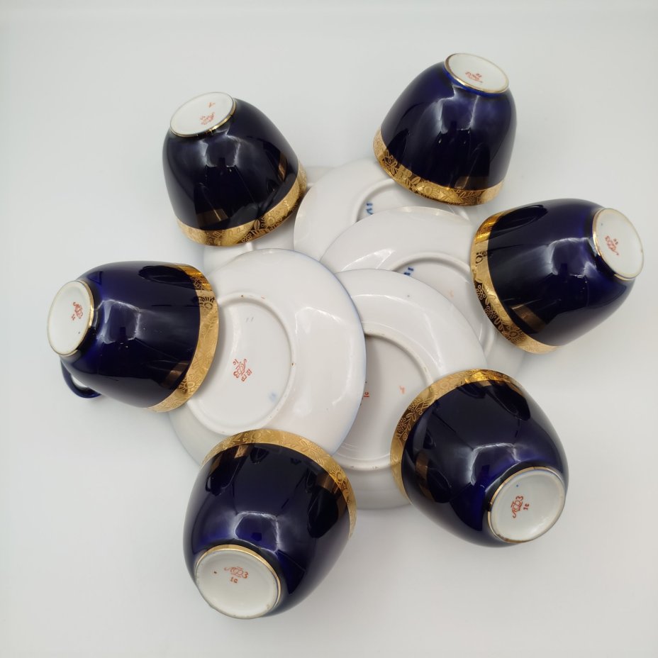 Набор из 6-ти чайных пар, украшенных растительным орнаментом, фарфор, крытье, золочение, Ленинградский фарфоровый завод (ЛФЗ), СССР, 1970-1989 гг.