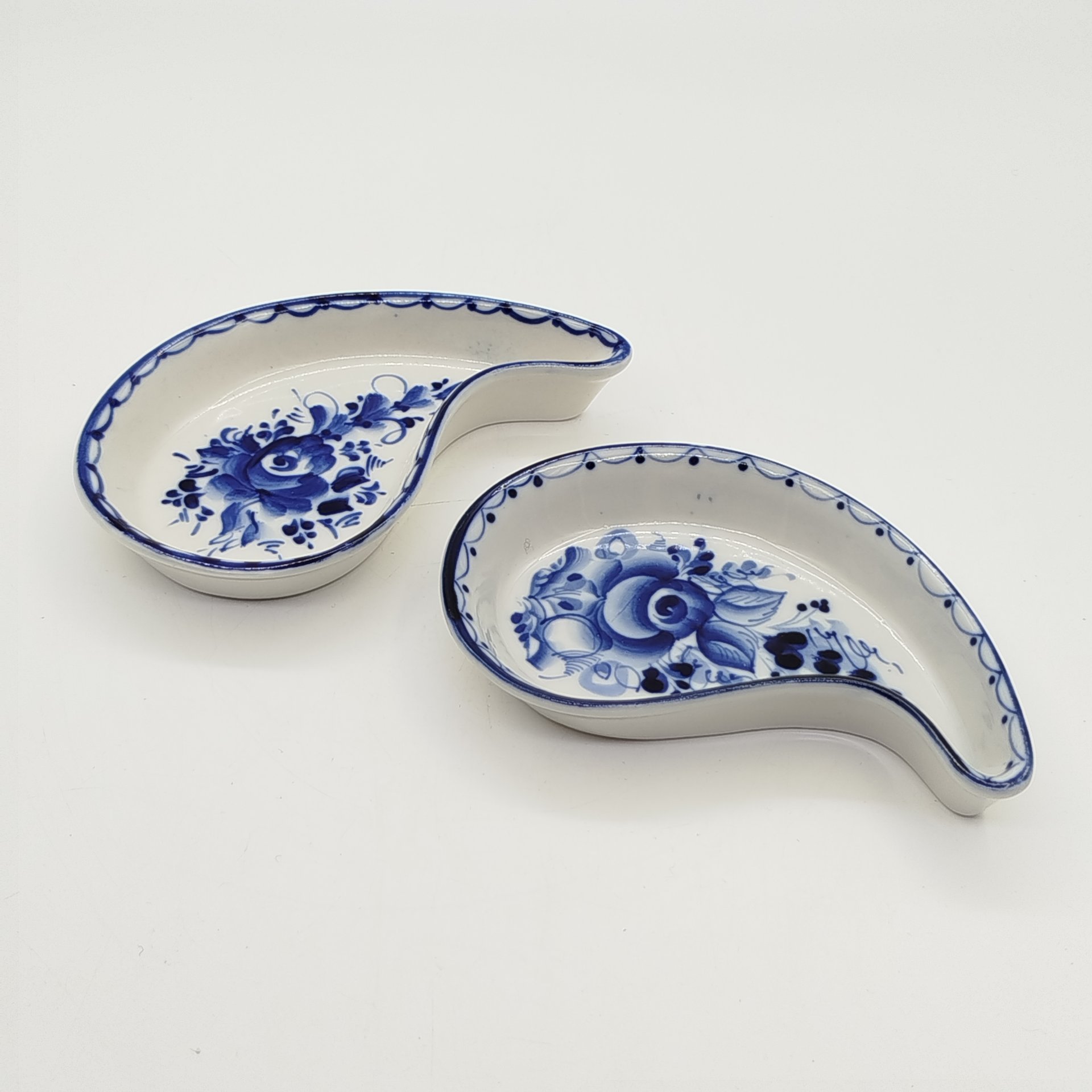 Пара розеток "Капельки", ав.р. Белоглазова, Чупрунова, Гжель