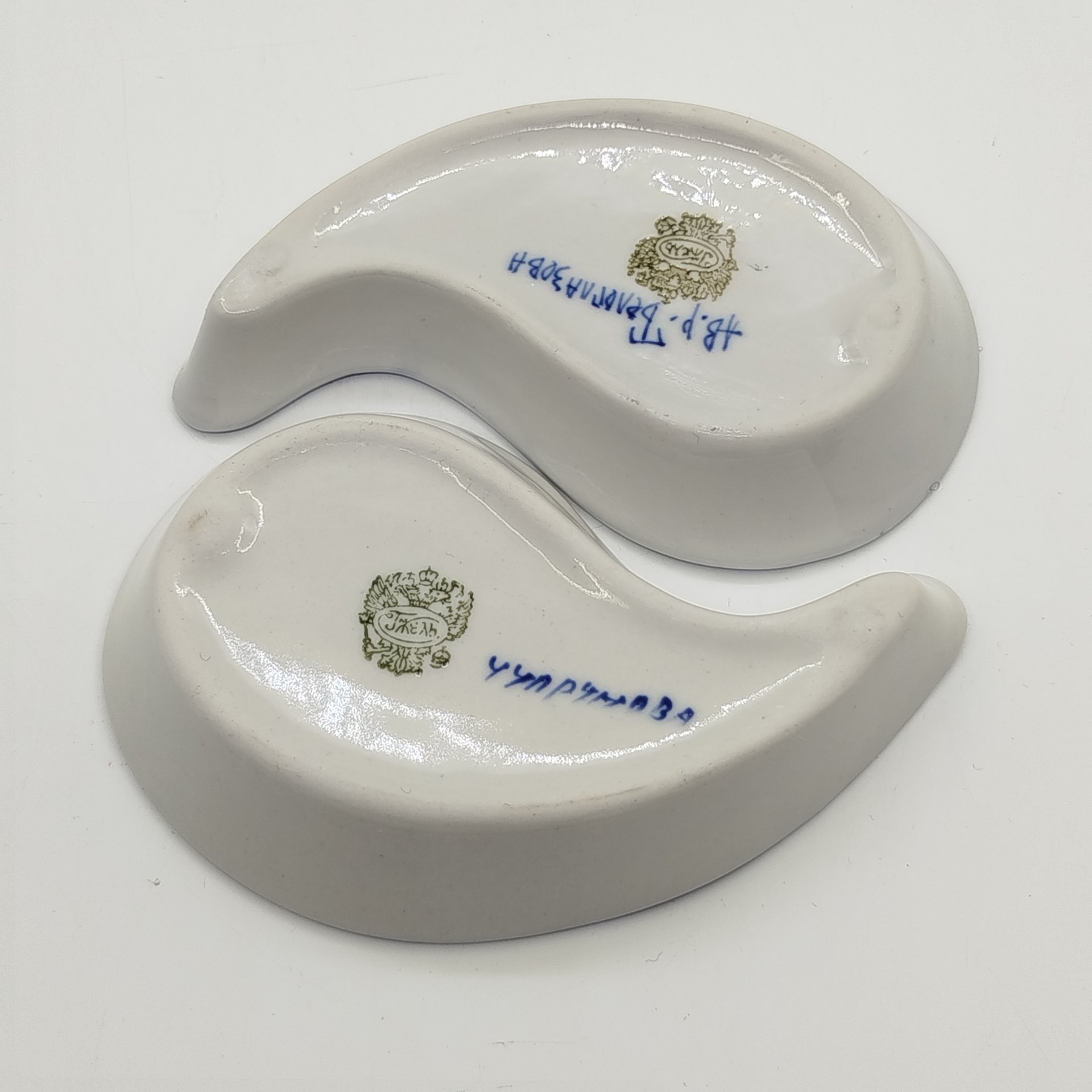 Пара розеток "Капельки", ав.р. Белоглазова, Чупрунова, Гжель