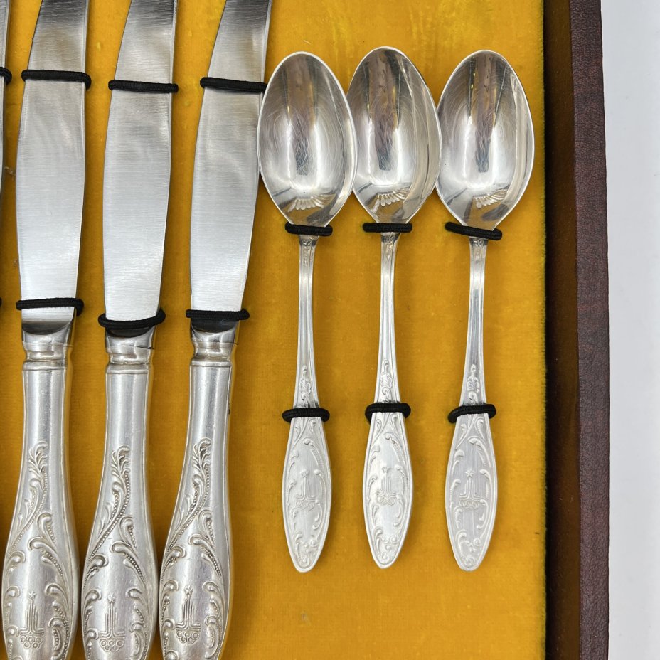 Набор столовых приборов "Олимпиада-80" в оригинальном футляре (24 предмета)