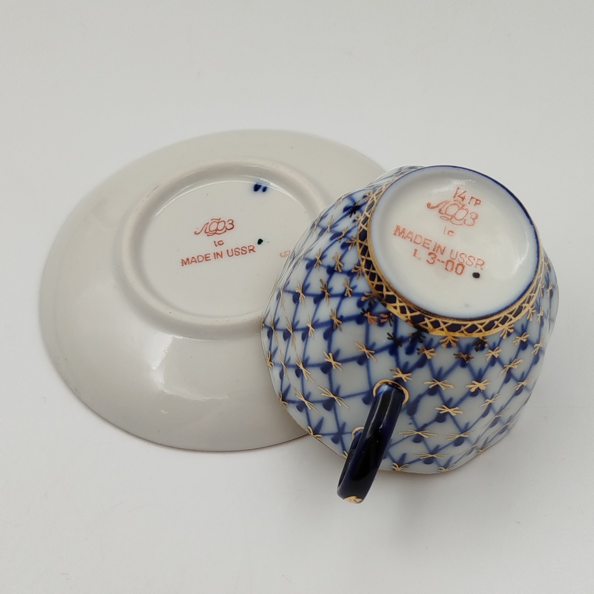 Подставка под горячее с цветочным декором, фаянс, деколь, металл, Европа, 1900-1940 гг.