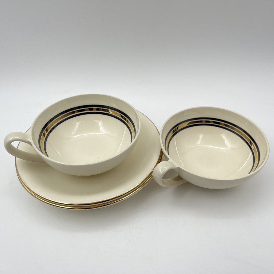 Набор чайных пар на две персоны с декором в виде линий, Petrus Regout Maastricht, фаянс, золочение, Нидерланды, 1890-1930 гг.