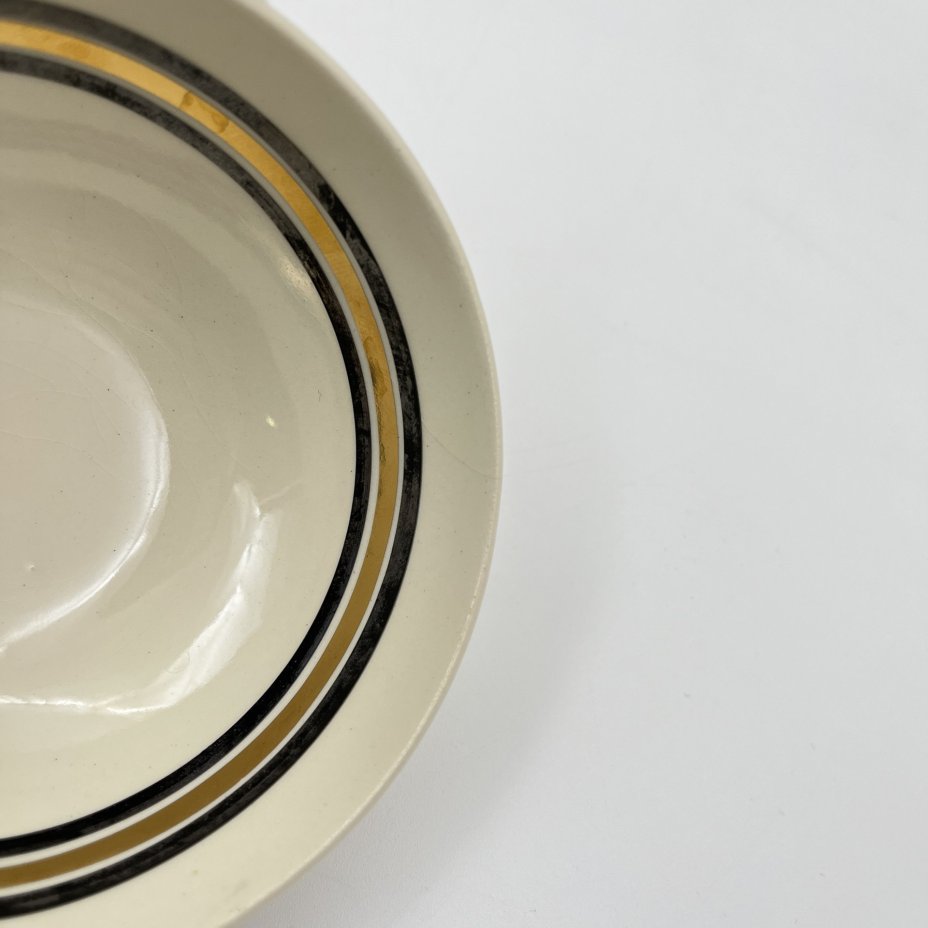 Набор чайных пар на две персоны с декором в виде линий, Petrus Regout Maastricht, фаянс, золочение, Нидерланды, 1890-1930 гг.