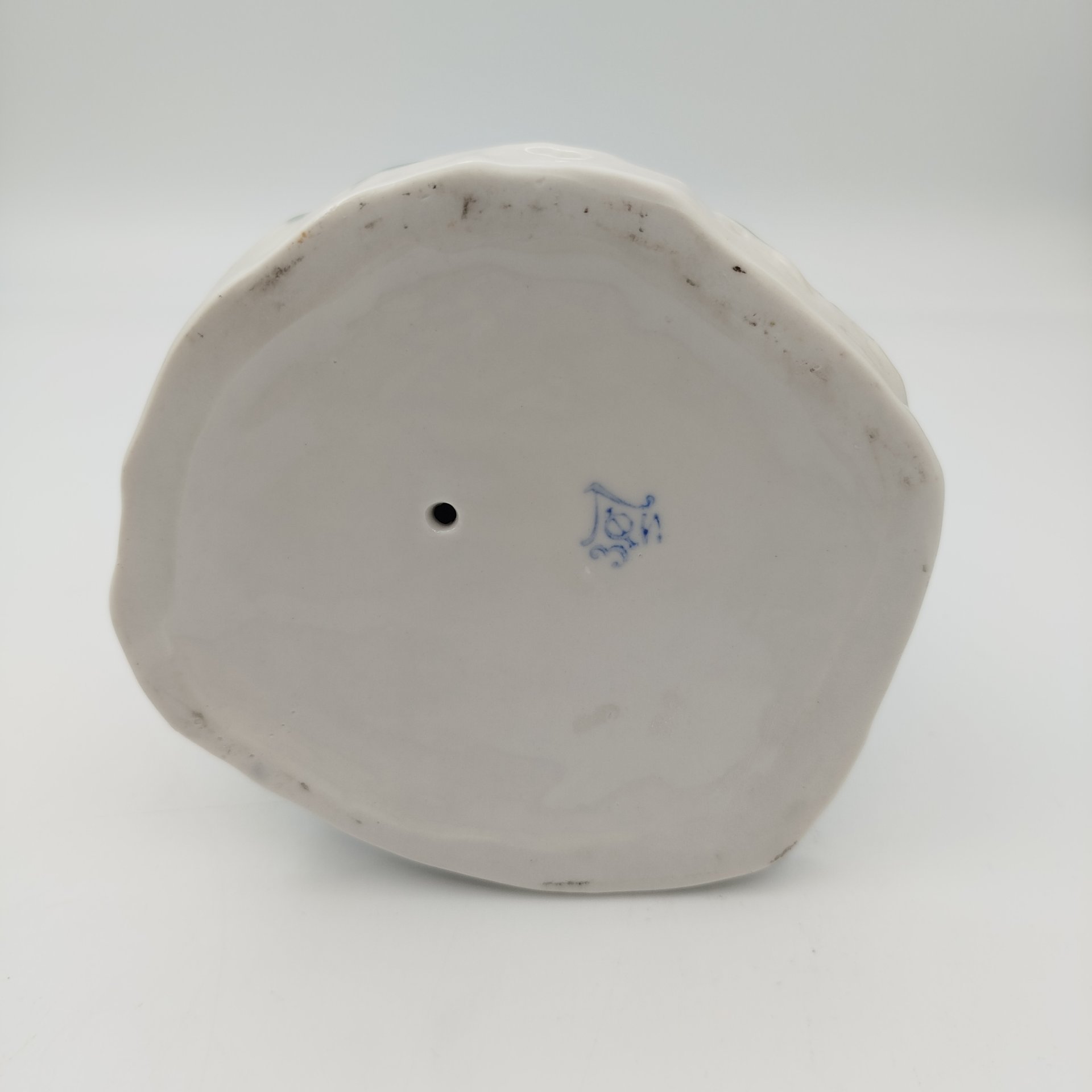 Статуэтка "Сестрица Алёнушка и братец Иванушка", скульптор А.А. Киселёв, фарфор, роспись, золочение, Ленинградский завод фарфоровых изделий (ЛЗФИ), СССР, 1956-1967 гг.