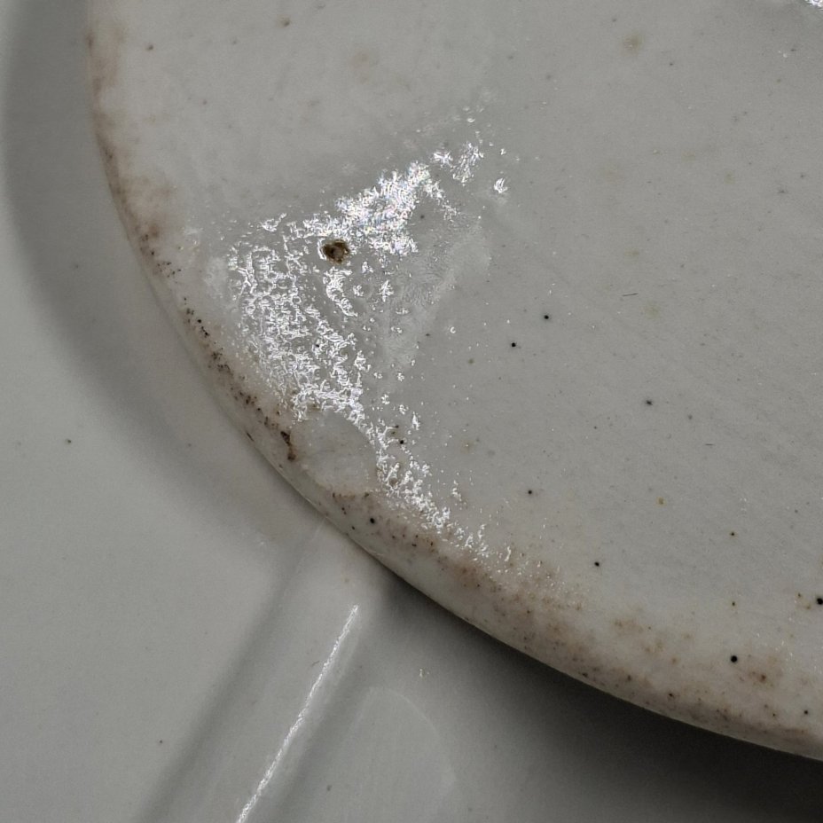 Пара селедочниц с каймой красного цвета