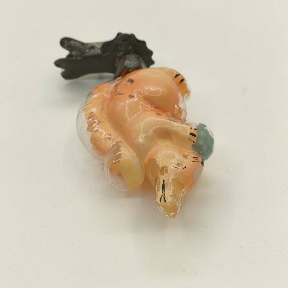 Игрушка ёлочная "Белочка" по мотивам произведения А.С. Пушкина "Сказка ио Царе Салтане", стекло, роспись, сплав металлов, Завод стеклянных ёлочных украшений и оптических изделий, г. Москва, СССР, 1950-1960 гг.