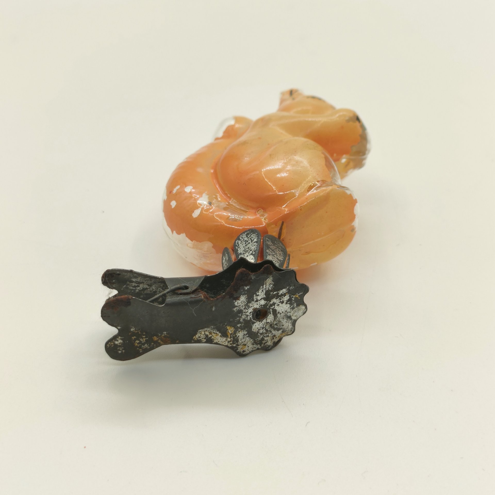 Игрушка ёлочная "Белочка" по мотивам произведения А.С. Пушкина "Сказка ио Царе Салтане", стекло, роспись, сплав металлов, Завод стеклянных ёлочных украшений и оптических изделий, г. Москва, СССР, 1950-1960 гг.