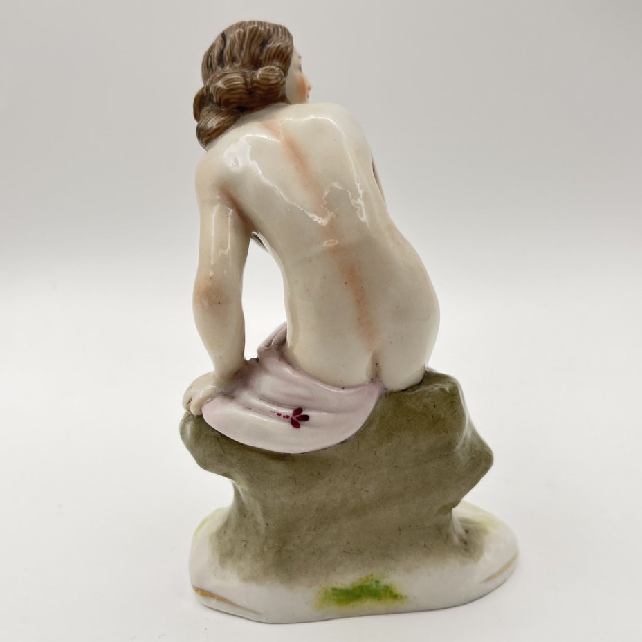 Статуэтка "Обнаженная"