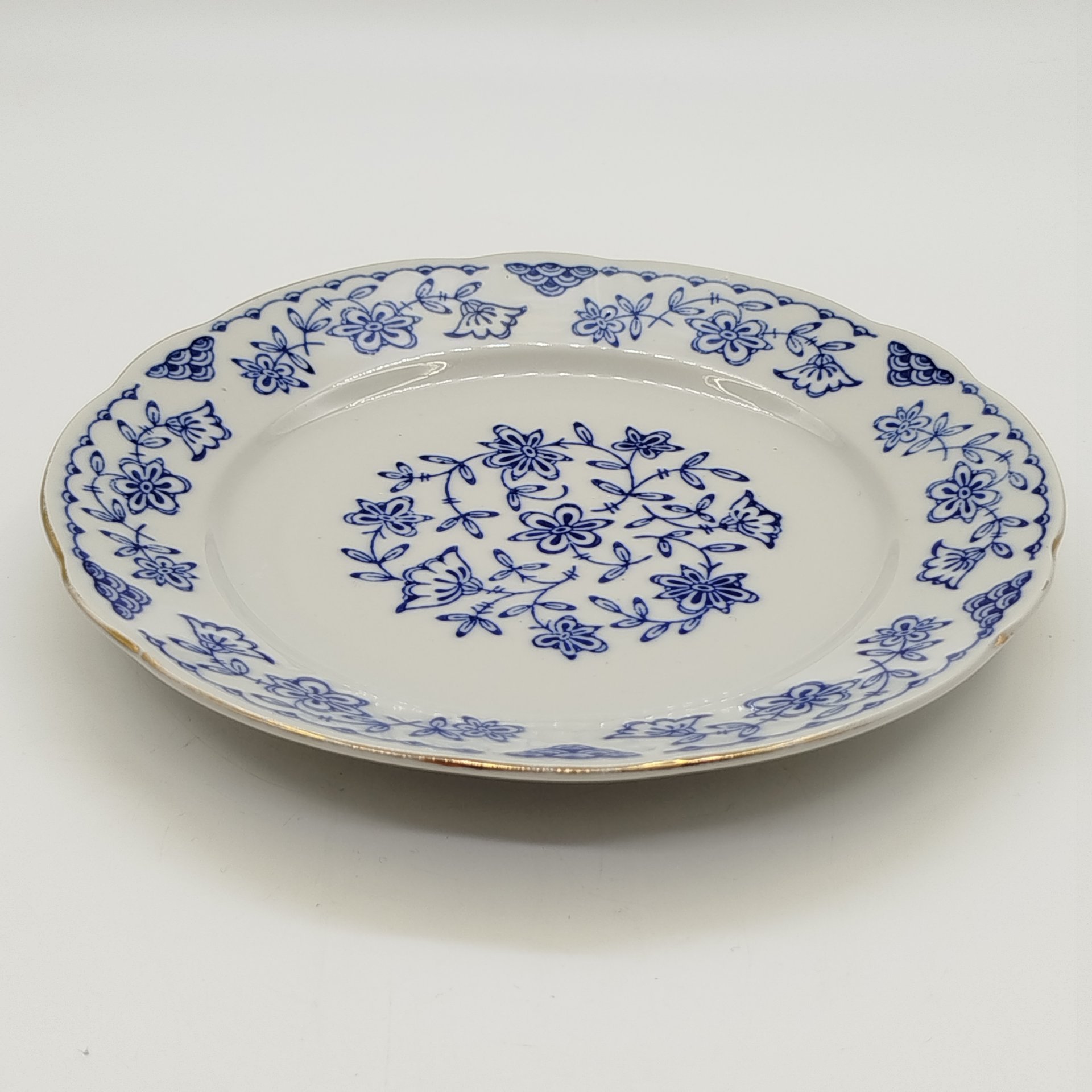 Тарелка десертная с цветочным декором "Kobalt Blau"