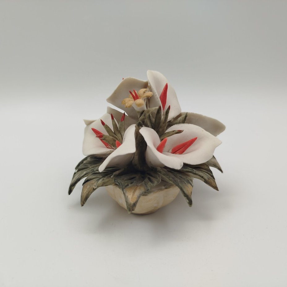 Статуэтка "Цветочная корзина" ("Каллы"), фарфор, роспись, Capodimonte (Каподимонте), Италия, 1970-1990 гг.