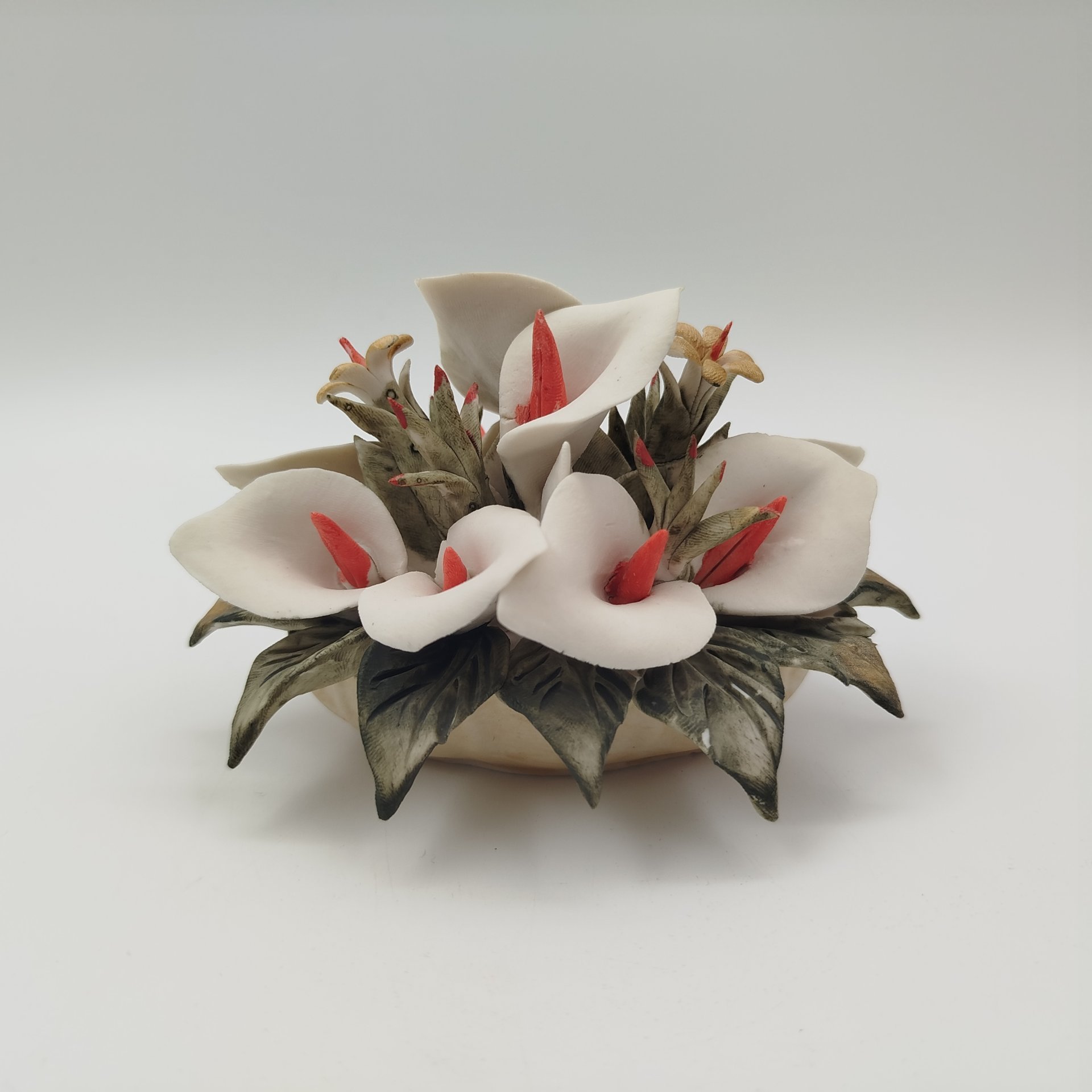 Статуэтка "Цветочная корзина" ("Каллы"), фарфор, роспись, Capodimonte (Каподимонте), Италия, 1970-1990 гг.