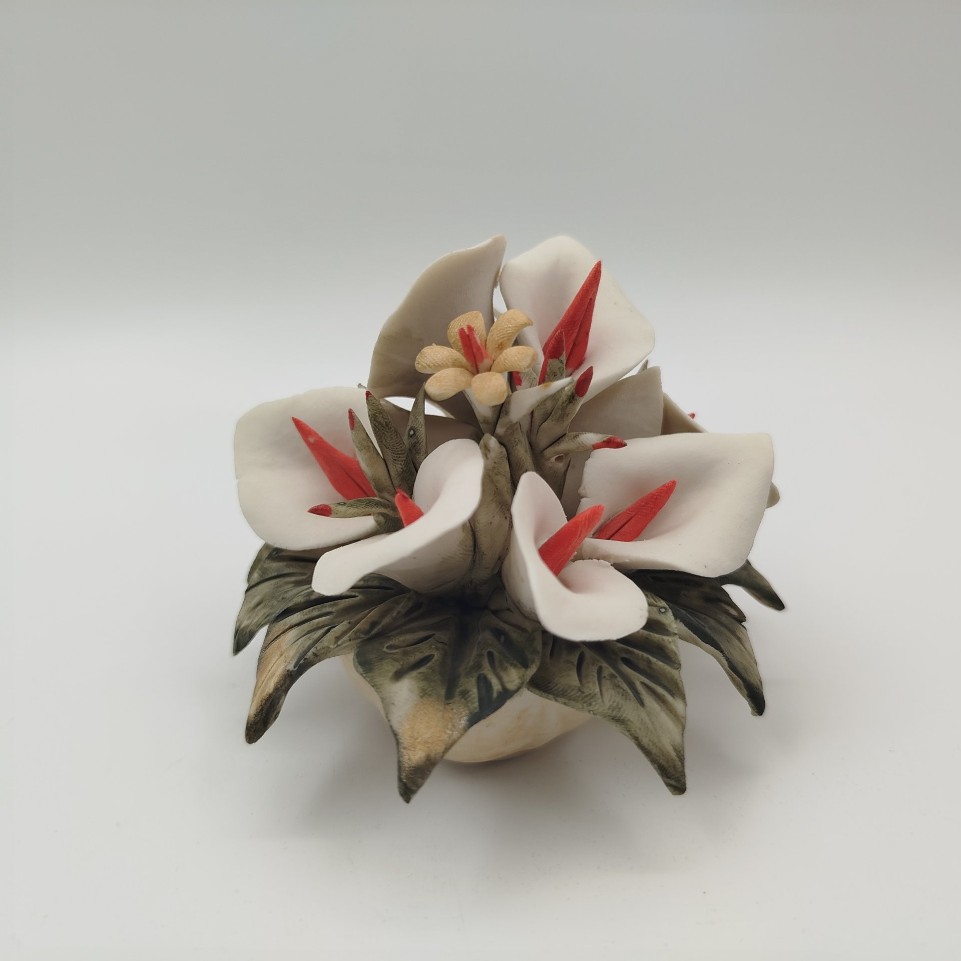 Статуэтка "Цветочная корзина" ("Каллы"), фарфор, роспись, Capodimonte (Каподимонте), Италия, 1970-1990 гг.