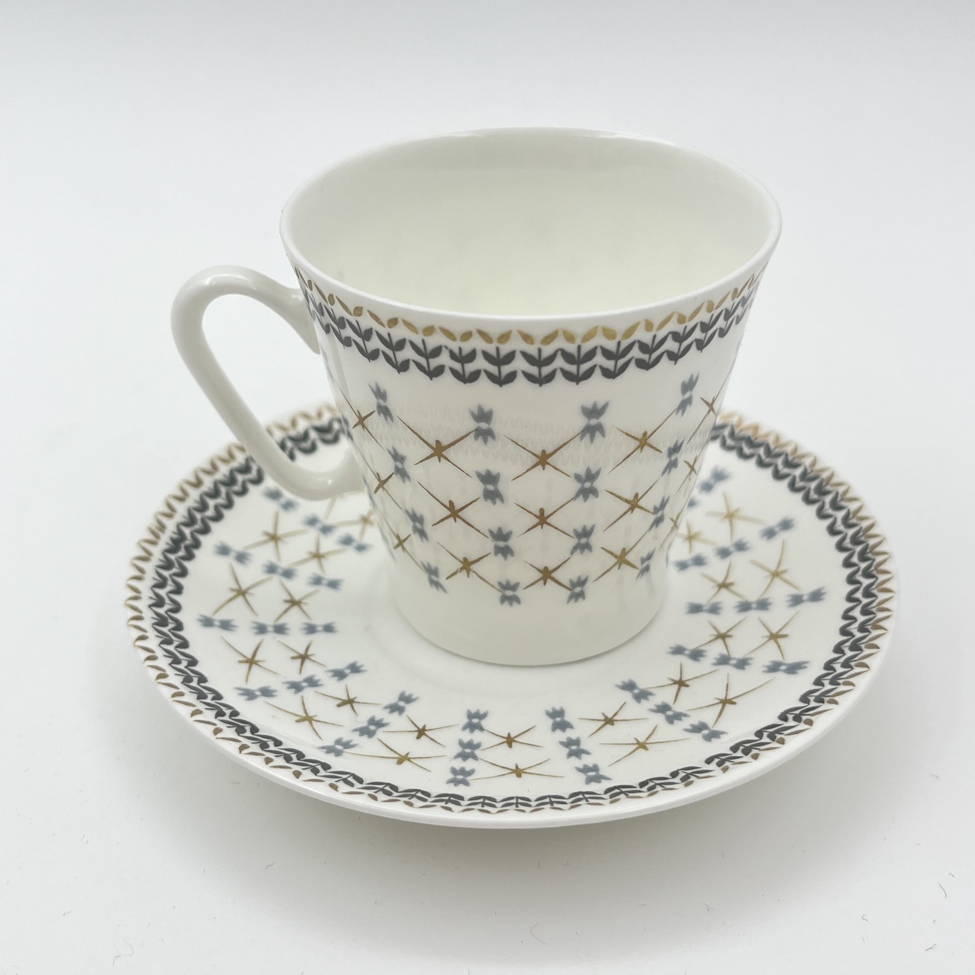 Пара кофейная, фарфор, деколь, золочение, Ленинградский фарфоровый завод (ЛФЗ), СССР, 1970-1990 гг.