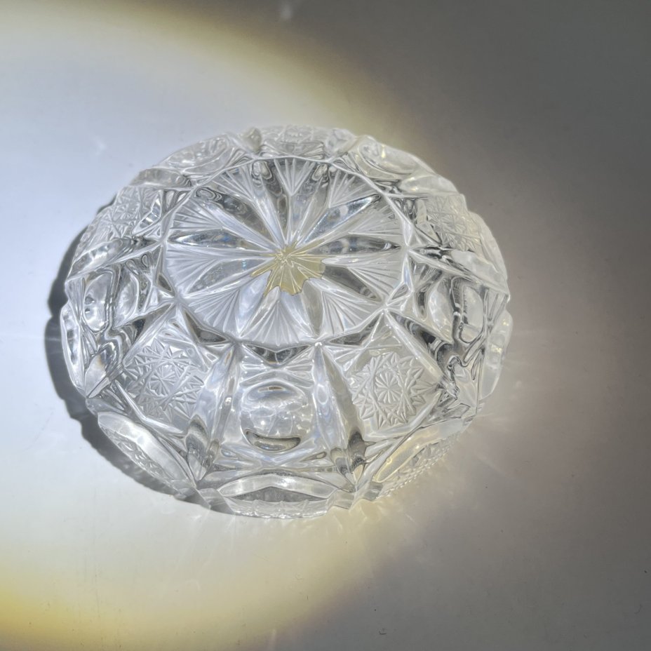 Пепельница небольшого размера с геометрическим декором, хрусталь, пресс, алмазная грань, Kristal Zajecar, Югославия, 1980-2000 гг.