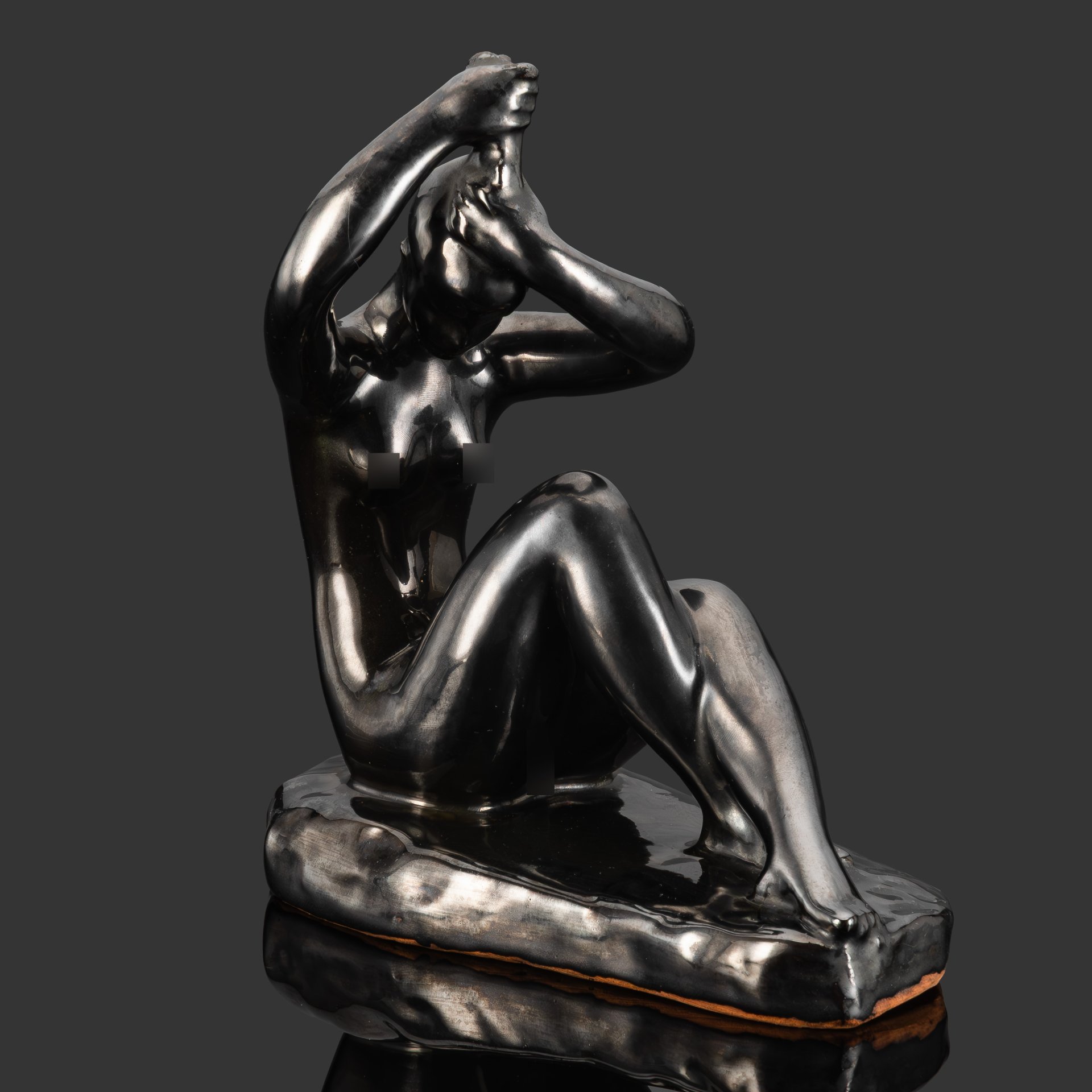 Скульптура «Девушка, расчесывающая волосы» («Отжимающая волосы»), автор Николай Андреевич Силис, керамика, поливы, Гжельский керамический завод, СССР, 1960-1970 гг.