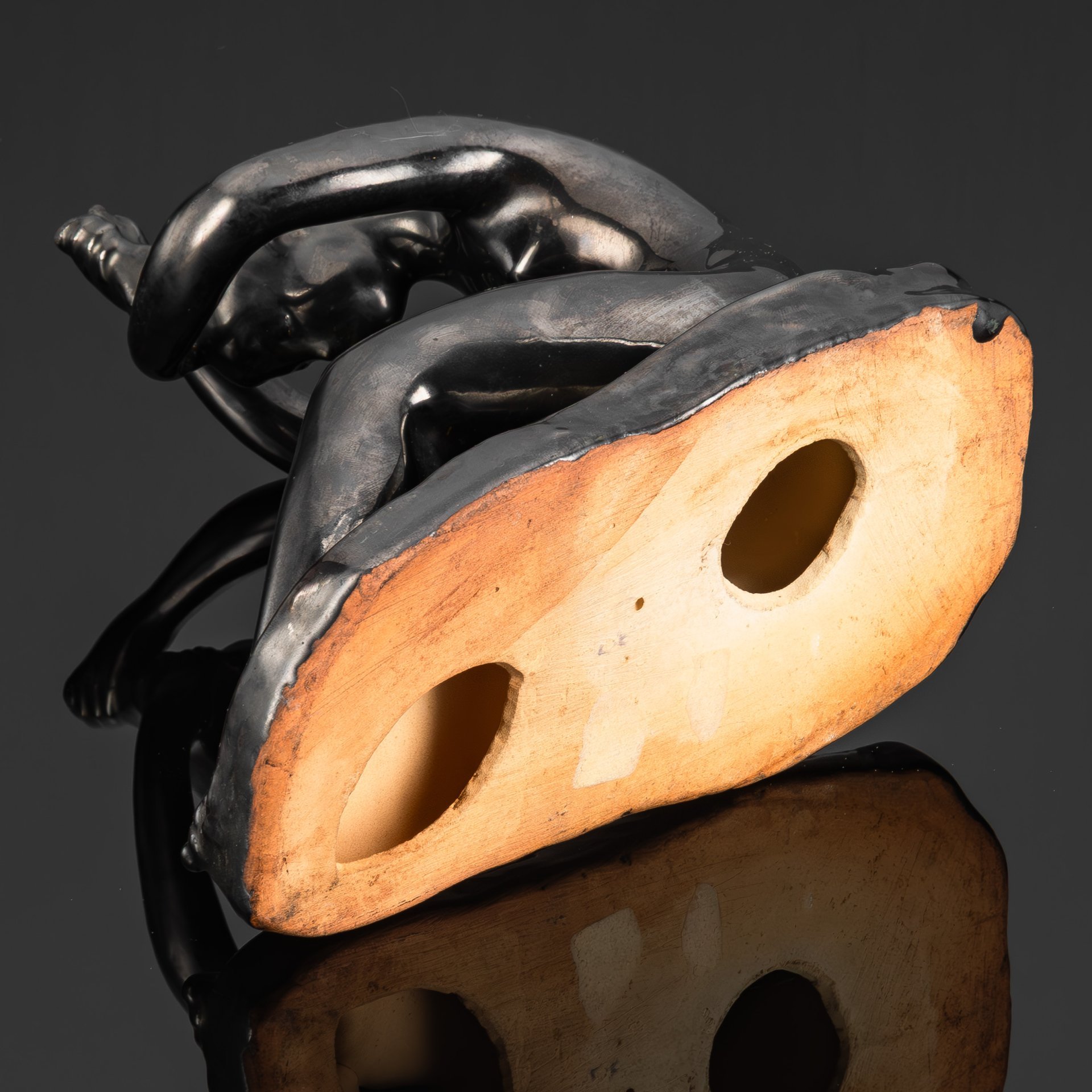 Скульптура «Девушка, расчесывающая волосы» («Отжимающая волосы»), автор Николай Андреевич Силис, керамика, поливы, Гжельский керамический завод, СССР, 1960-1970 гг.