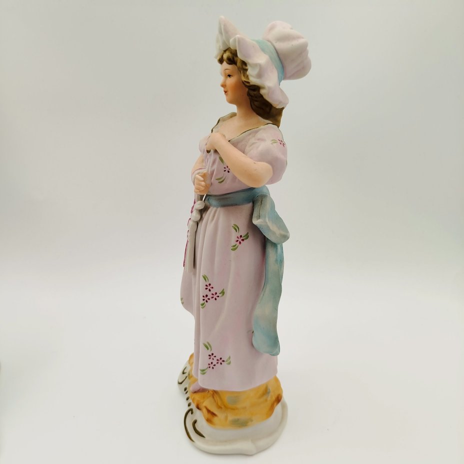 Статуэтка "Дама в розовом"