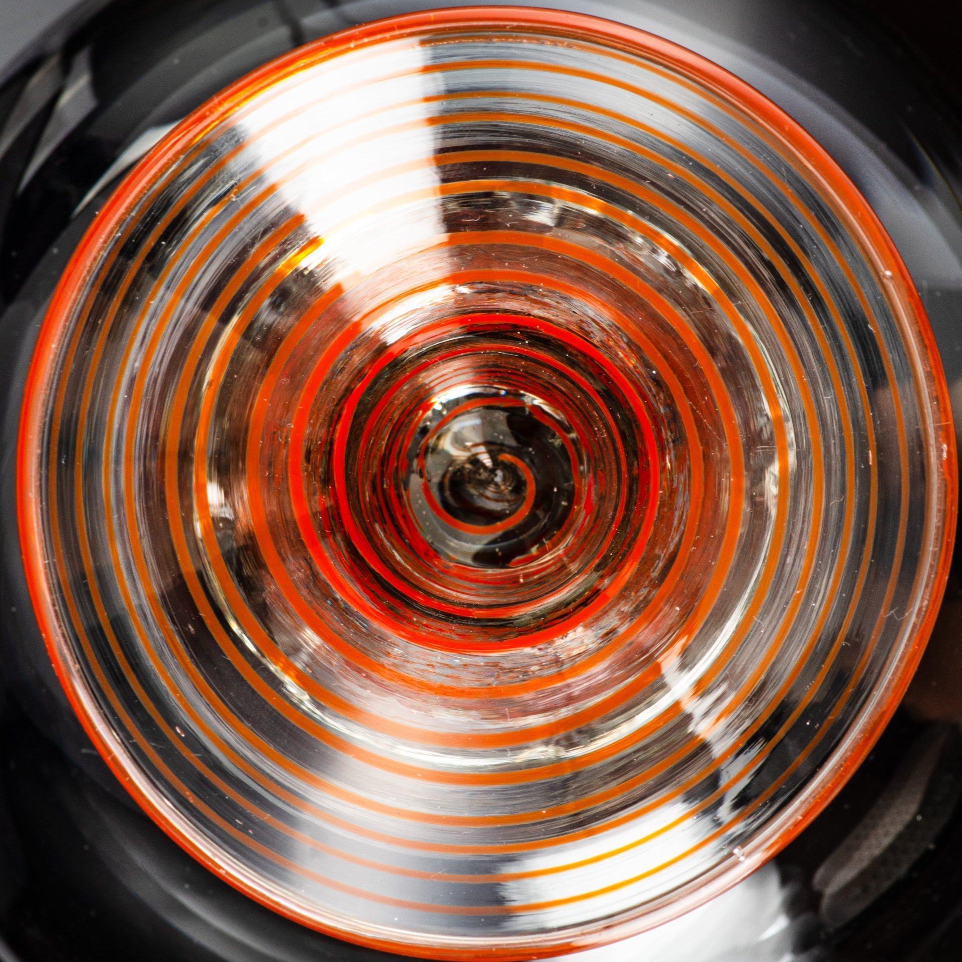Конфетница, украшенная спиралевидным декором, Львовская керамико-скульптурная фабрика (ЛКСФ)