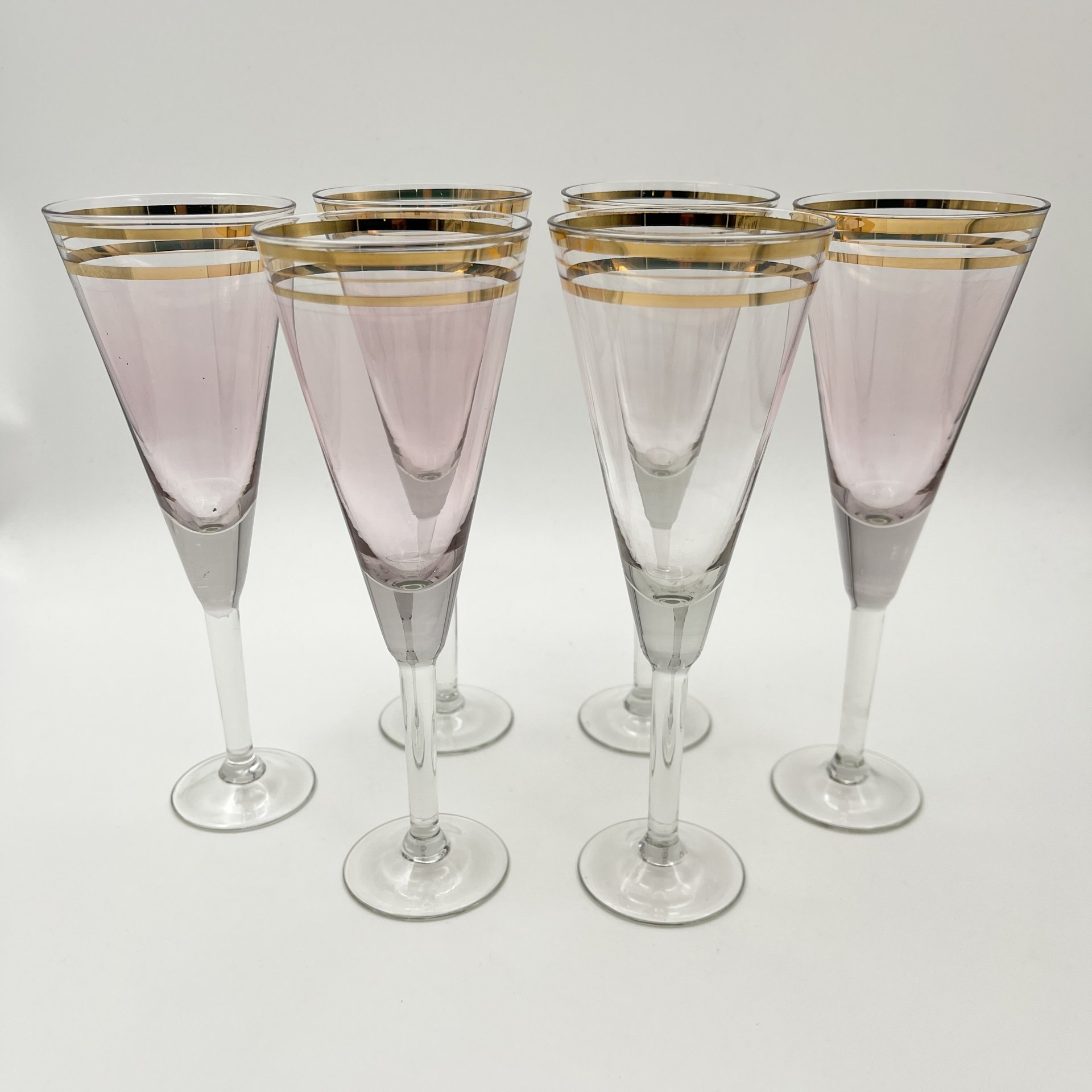 Набор бокалов на 6 персон розового оттенка с золотой каймой по борту, стекло, золочение, СССР, 1970-1990 гг.