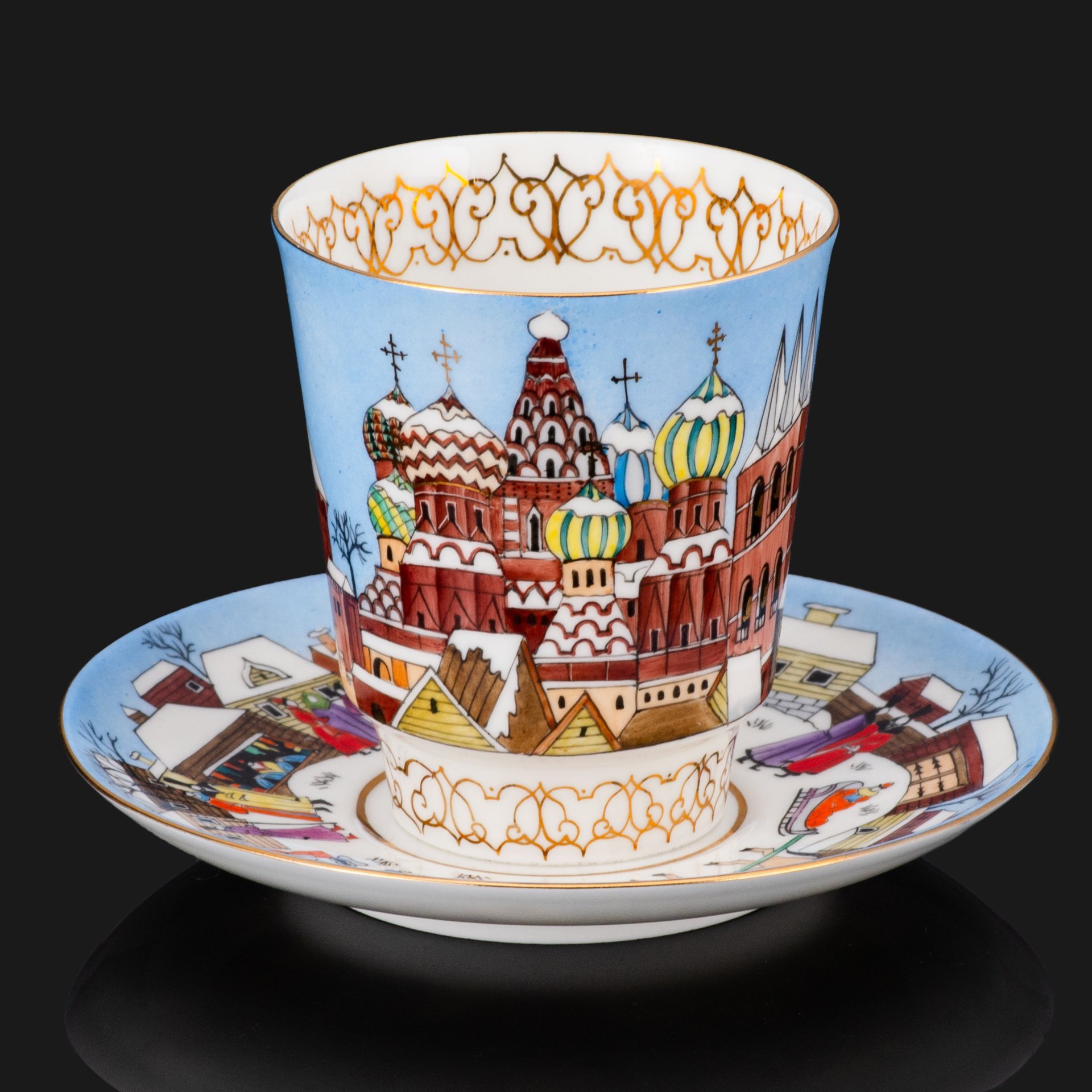 Кофейная пара "Москва боярская", художник Л. Хуртина, исполнитель Ю.Горшкова, форма "Майская", , автор формы Э.М.Криммер, фарфор, аэрограф, роспись, золочение, Ленинградский фарфоровый завод (ЛФЗ), Ленинградский фарфоровый завод (ЛФЗ)