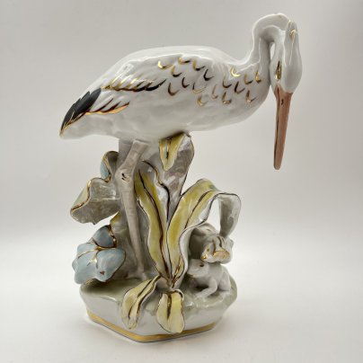 Статуэтка "Аист", автор модели Н.П. Пустыгин, автор росписи М.М. Шепелева (Кожина), фарфор, люстр, роспись, золочение, Дулевский фарфоровый завод (Дулёво), СССР, 1968-1991 гг.