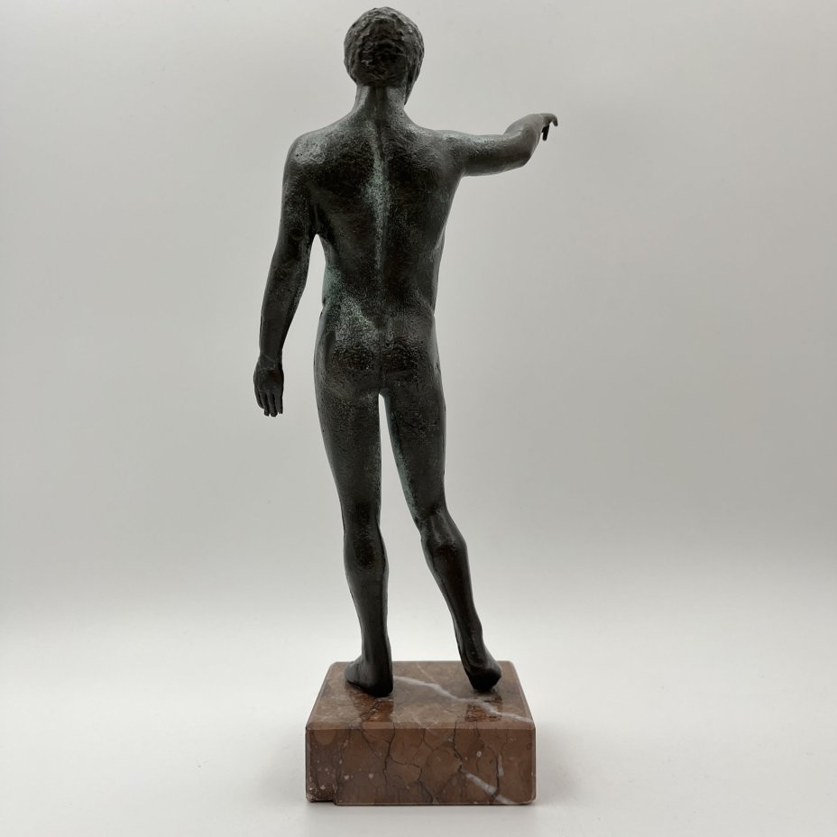 Статуэтка "Эфеб с Антикитеры" по мотивам древнегреческой  скульптуры юноши из Национального археологического музея Афин