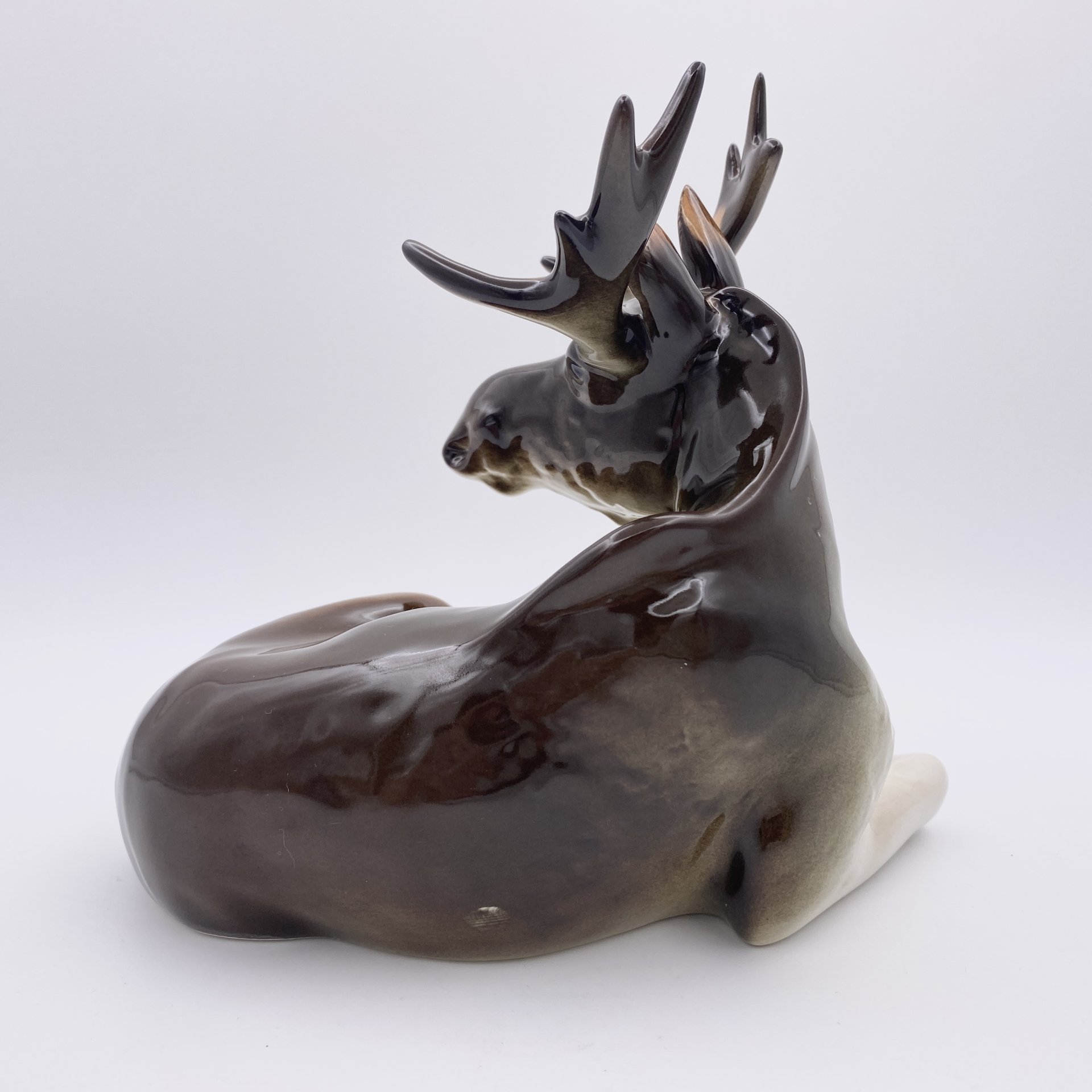 Статуэтка "Лось", скульптор П.П. Веселов, СССР, 1970-1990 гг., Ленинградский фарфоровый завод (ЛФЗ)
