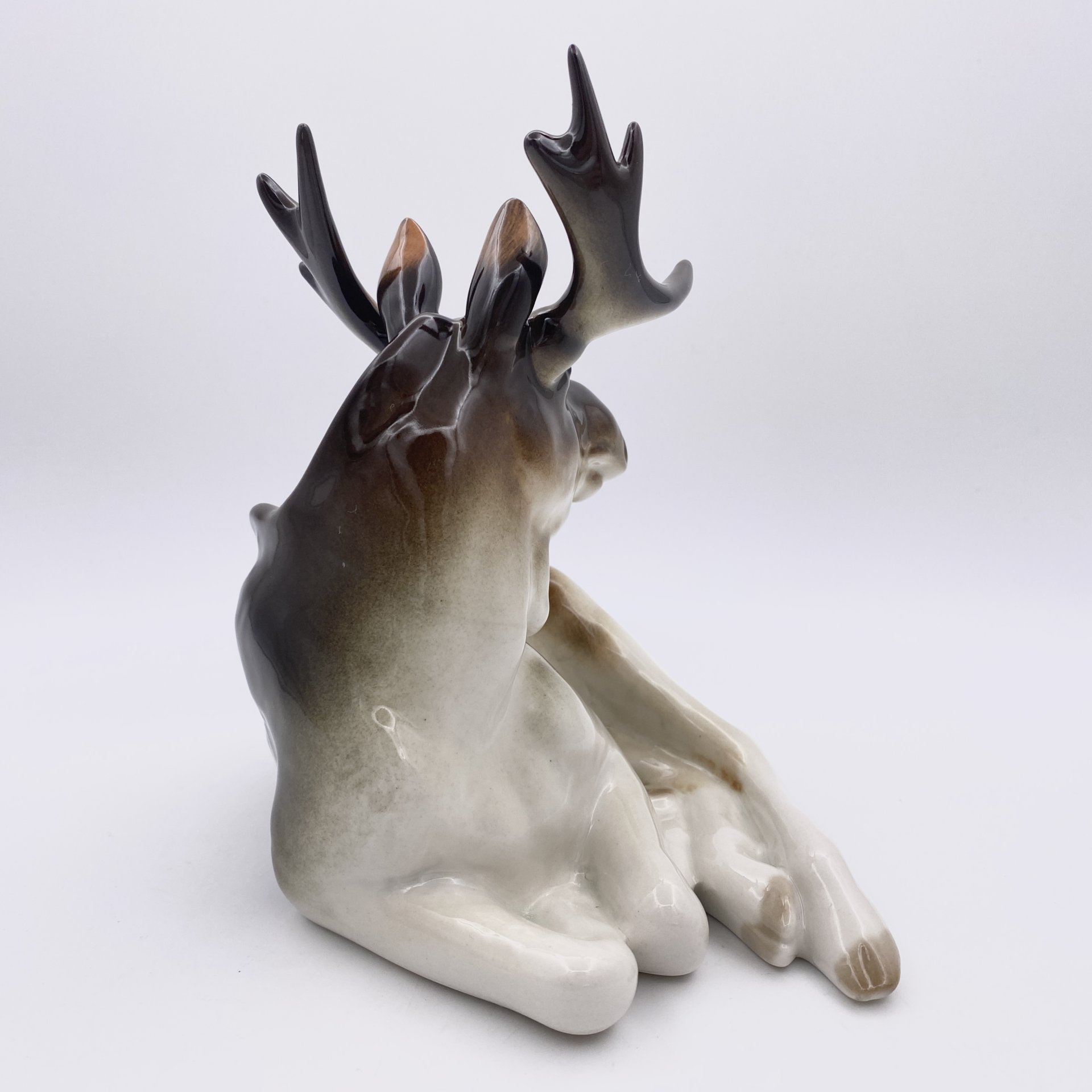 Статуэтка "Лось", скульптор П.П. Веселов, СССР, 1970-1990 гг., Ленинградский фарфоровый завод (ЛФЗ)