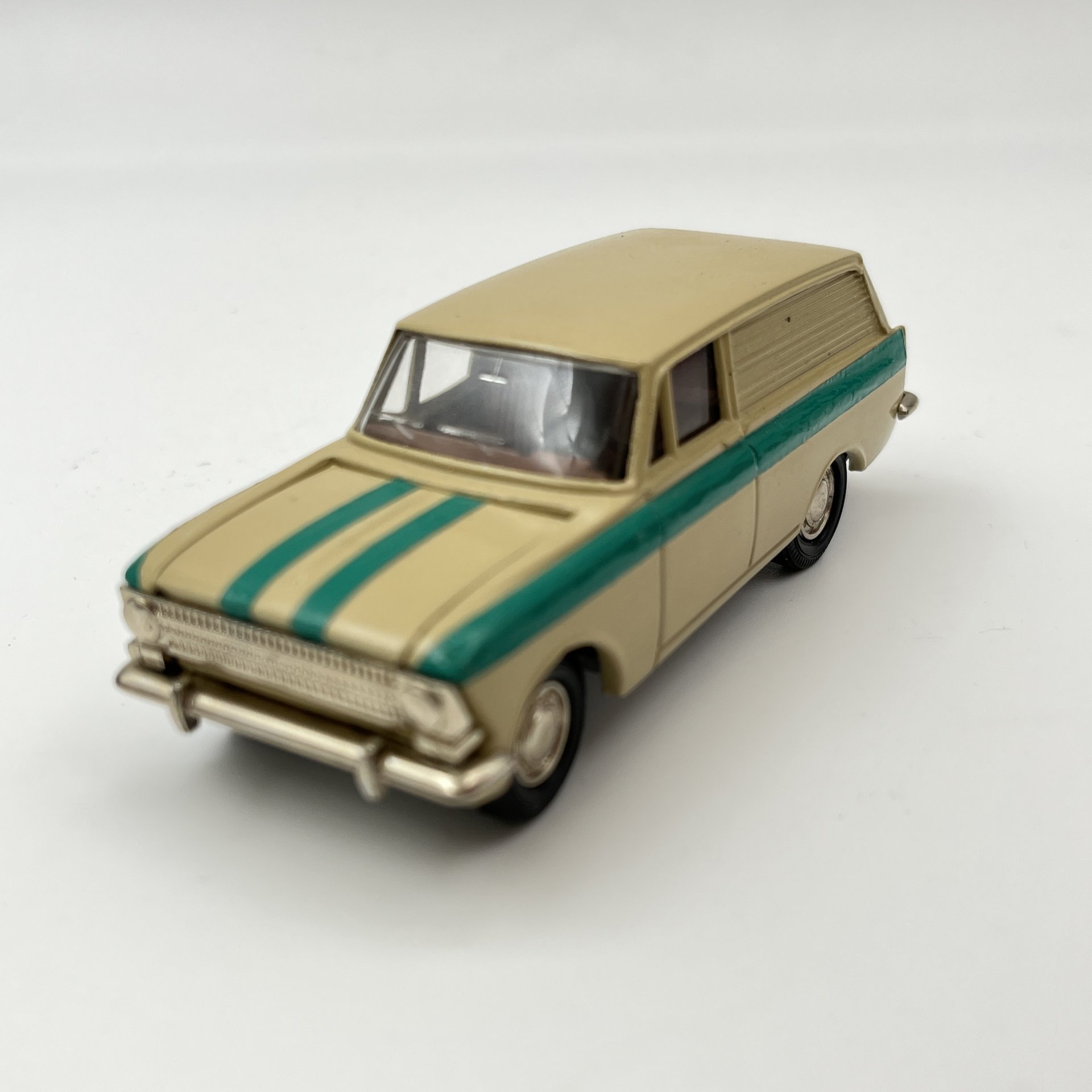 Модель автомобиля "Москвич 433" (1:43), авторская модель, металл, пластик