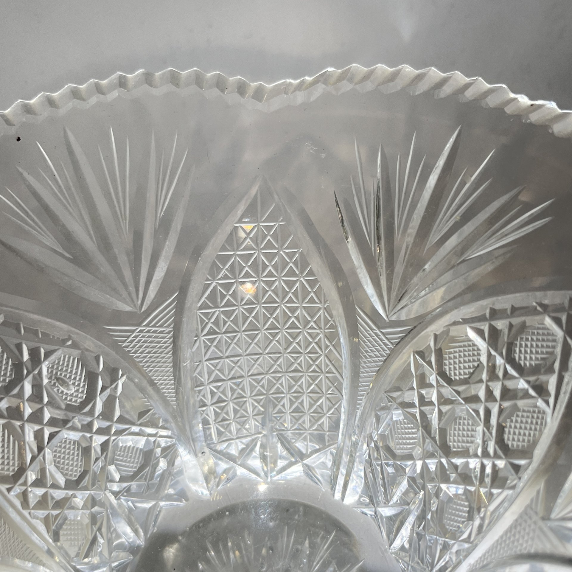 Вазочка для десерта/закусок с геометрическим резным декором, хрусталь, алмазная грань, СССР, 1970-1990 гг.
