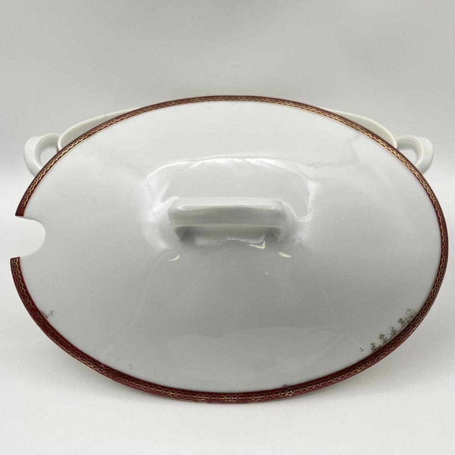Супница (террина) с красно-золотой орнаментальной каймой, фабрика "Zeh, Scherzer & Co"