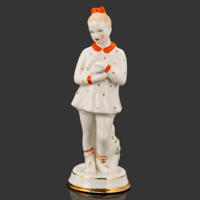 Статуэтка "Девочка с кроликом", автор О.С. Артамонова, Дмитровский фарфоровый завод (ДФЗ Вербилки)