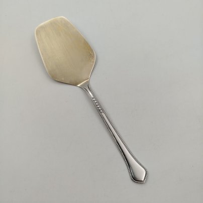 Лопатка сервировочная с геометрическим декором, мельхиор (медь-никель), Таллинский ювелирный завод, СССР, 1960-1990 гг., Таллинский ювелирный завод
