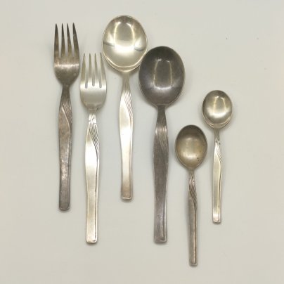 Набор столовых приборов из шести предметов (две вилки, две столовые и две чайные ложки), мНЦ (медь-никель-цинк), Павловский завод художественных металлоизделий им. С.М. Кирова, СССР, 1956-1973 гг.