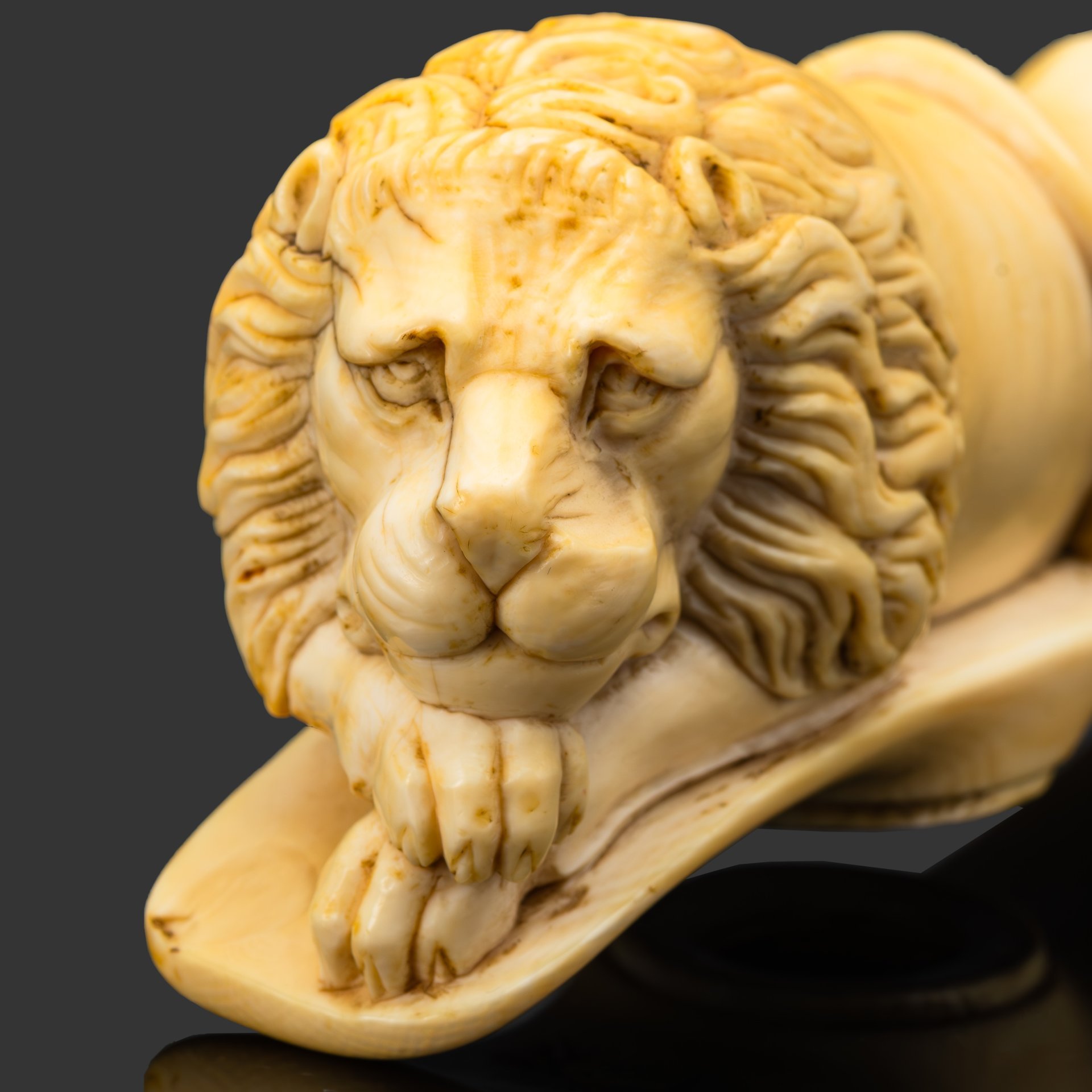 Навершие (ручка) трости в виде льва