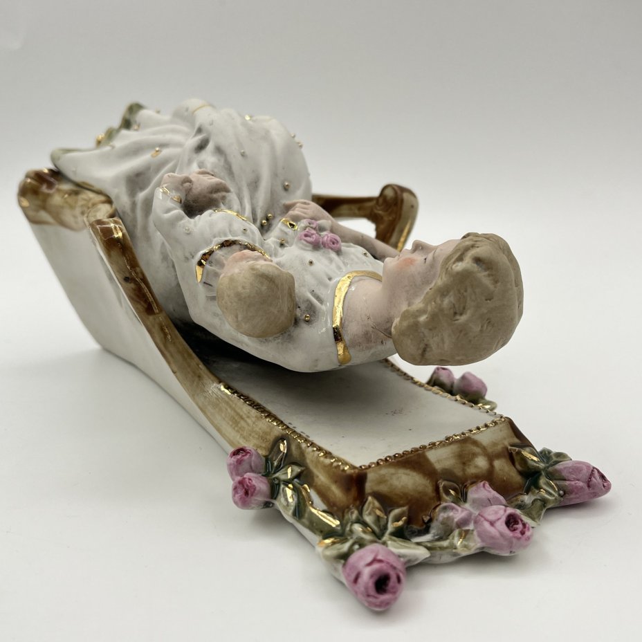 Статуэтка "Мама с ребенком"