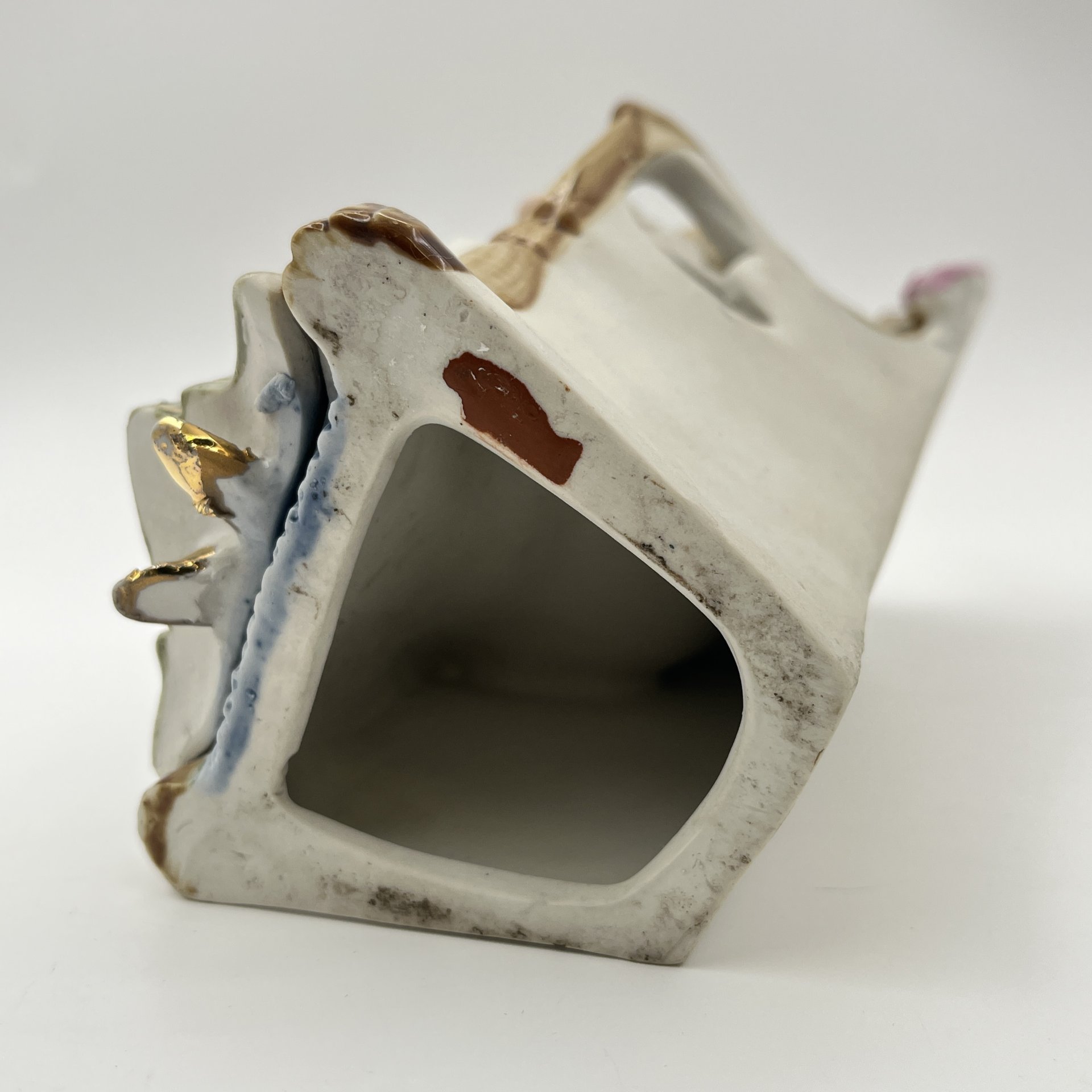 Статуэтка "Мама с ребенком", фарфор, роспись, золочение, Европа, 1920-1940 гг.