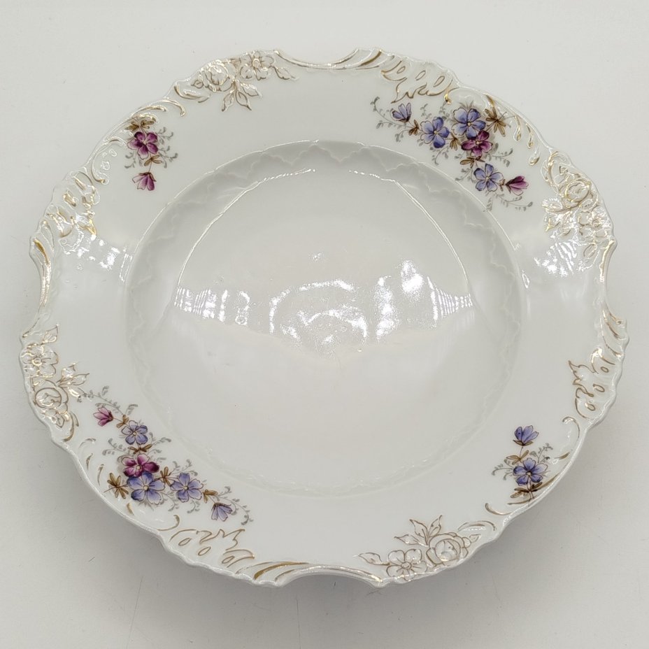 Тарелка суповая с рельефным цветочным декором, фарфор, роспись, золочение, Hermann Ohme, Германия, 1883-1930 гг.