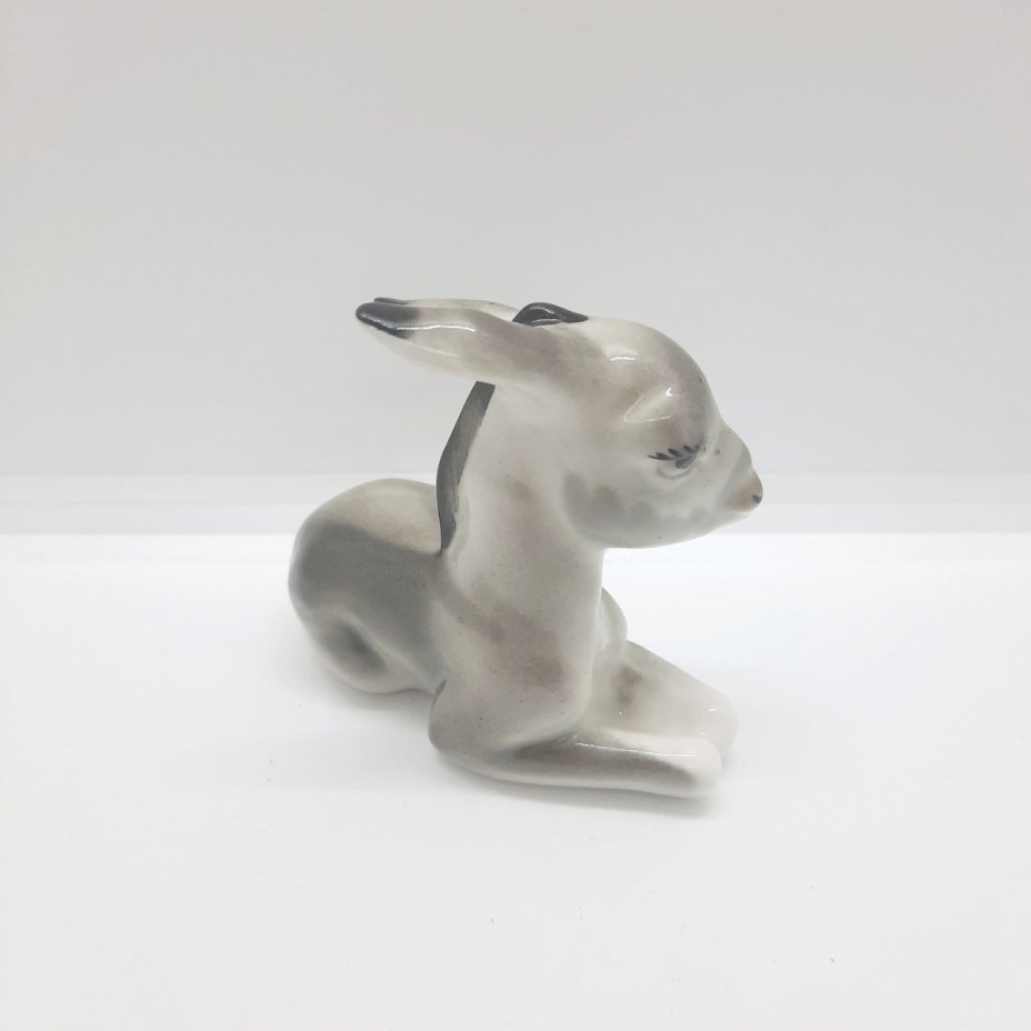 Статуэтка "Ослик лежащий", скульптор П.П. Веселов, Императорский фарфоровый завод (ИФЗ)