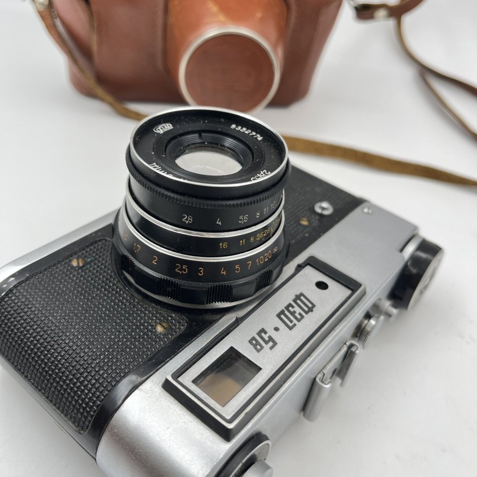 Фотоаппарат "ФЭД-5В" с объективом "Индустар-61 Л/Д" в оригинальном кофре, металл, пластик, стекло, кожа, Харьковский машиностроительный завод им. Дзержинского (ФЭД), СССР, 1976-1980 гг.