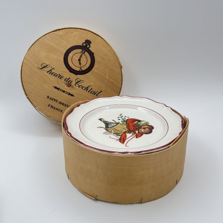 Набор из 8-ми сырных тарелок (в коробке) с изображением закусок и напитков "L'heure du cocktail"