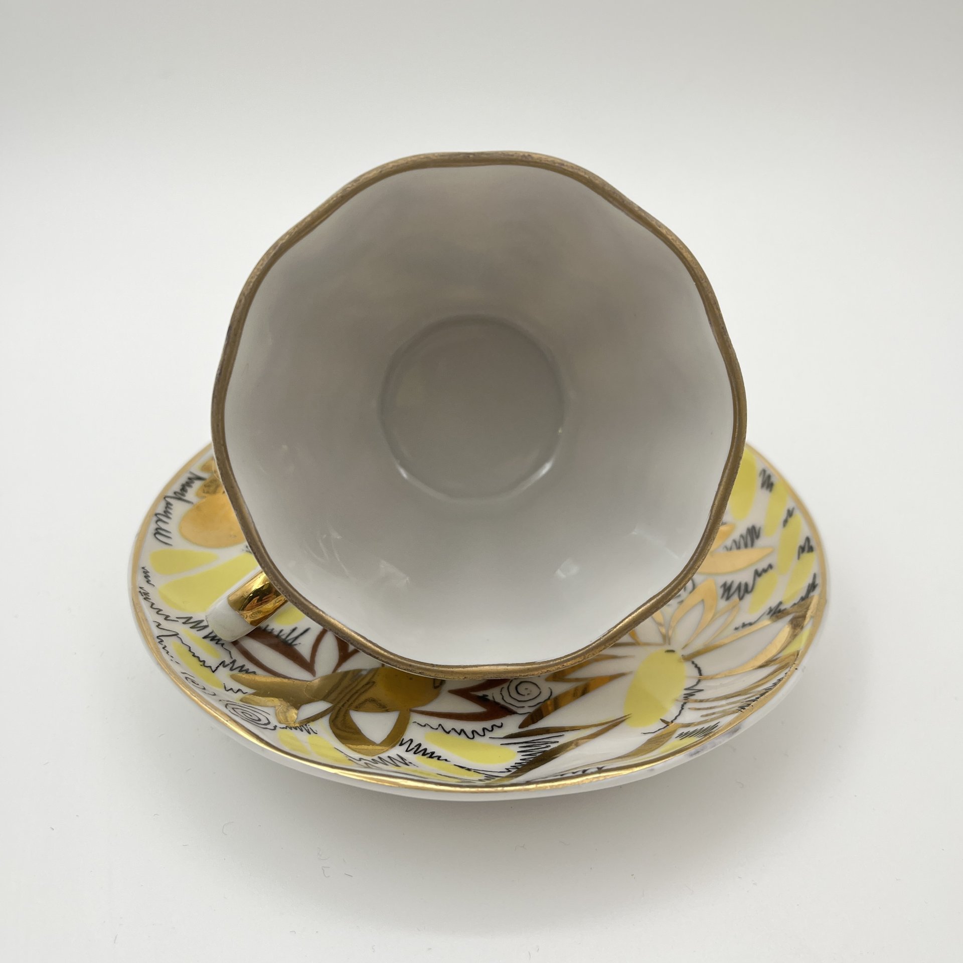 Пара кофейная "Золотые ромашки", автор росписи Л.И. Григорьева, фарфор, деколь, золочение, Ленинградский фарфоровый завод (ЛФЗ), СССР, 1975-1990 гг.