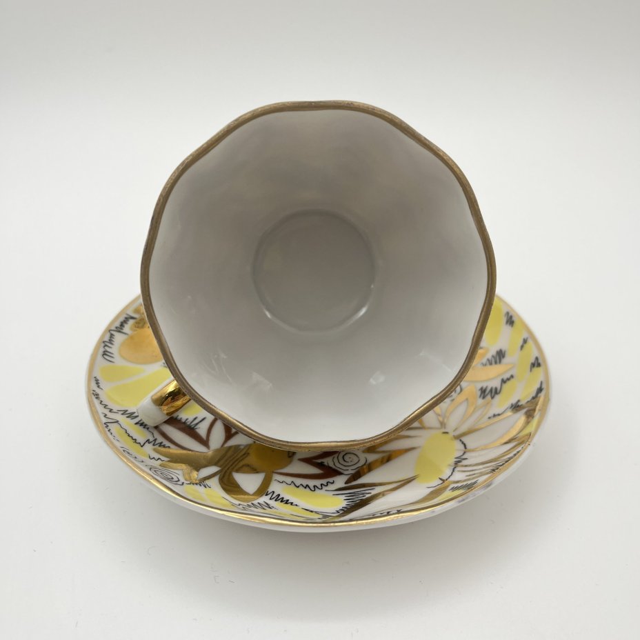 Пара кофейная "Золотые ромашки", автор росписи Л.И. Григорьева, фарфор, деколь, золочение, Ленинградский фарфоровый завод (ЛФЗ), СССР, 1975-1990 гг.