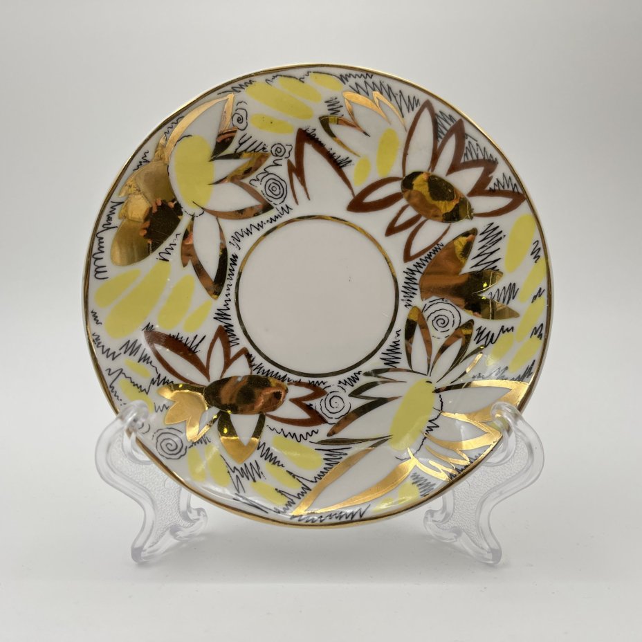 Пара кофейная "Золотые ромашки", автор росписи Л.И. Григорьева, фарфор, деколь, золочение, Ленинградский фарфоровый завод (ЛФЗ), СССР, 1975-1990 гг.
