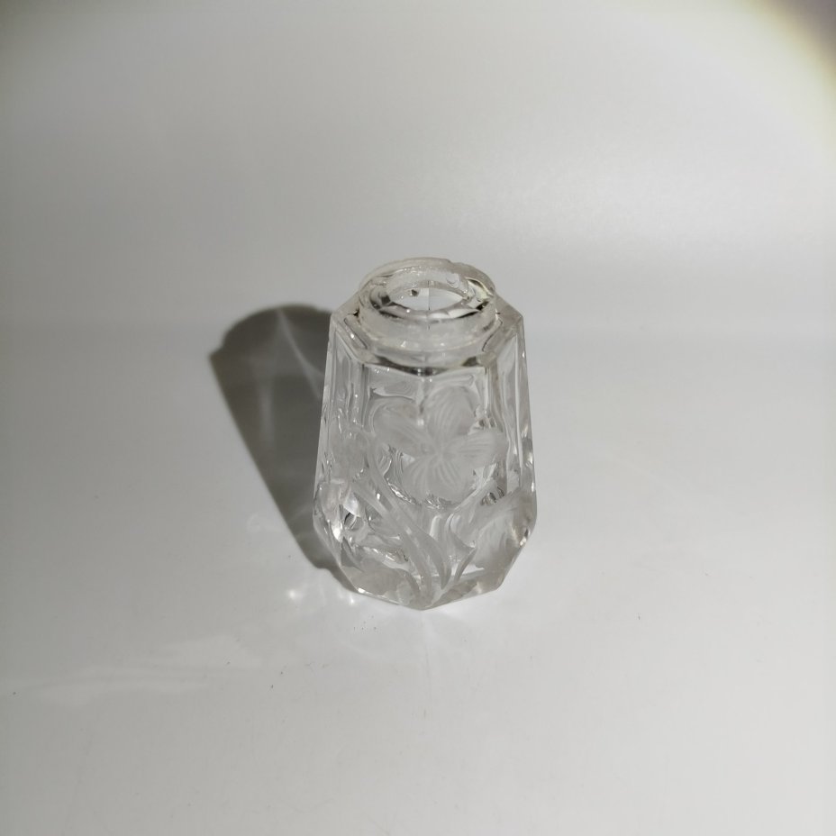 Солонка (без крышки) с цветочным декором