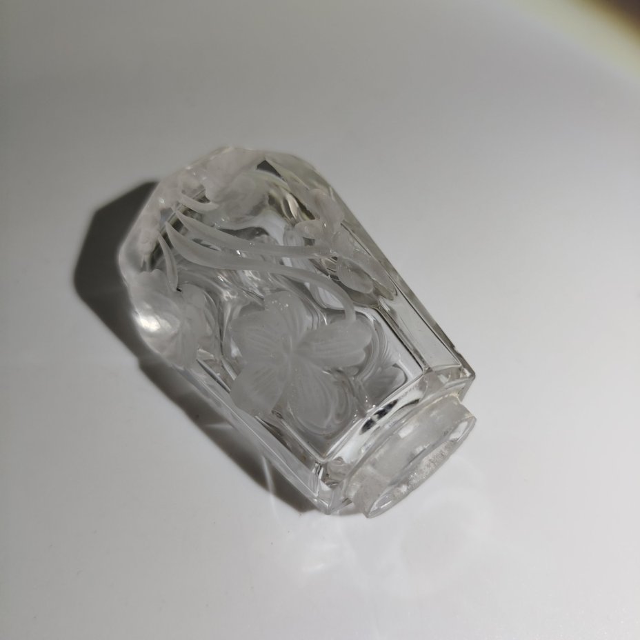 Солонка (без крышки) с цветочным декором