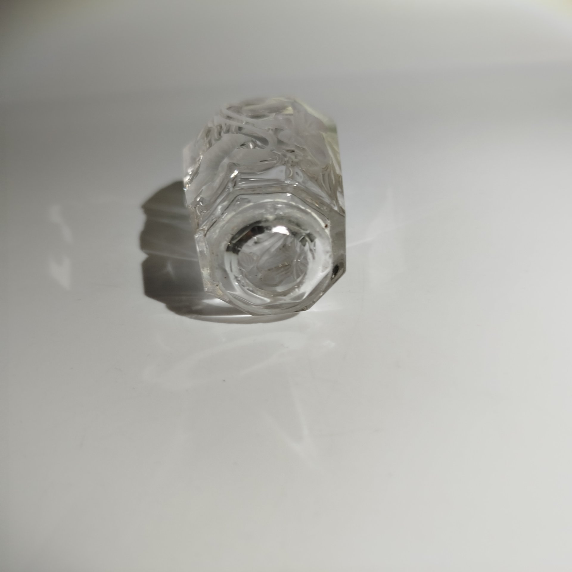 Солонка (без крышки) с цветочным декором